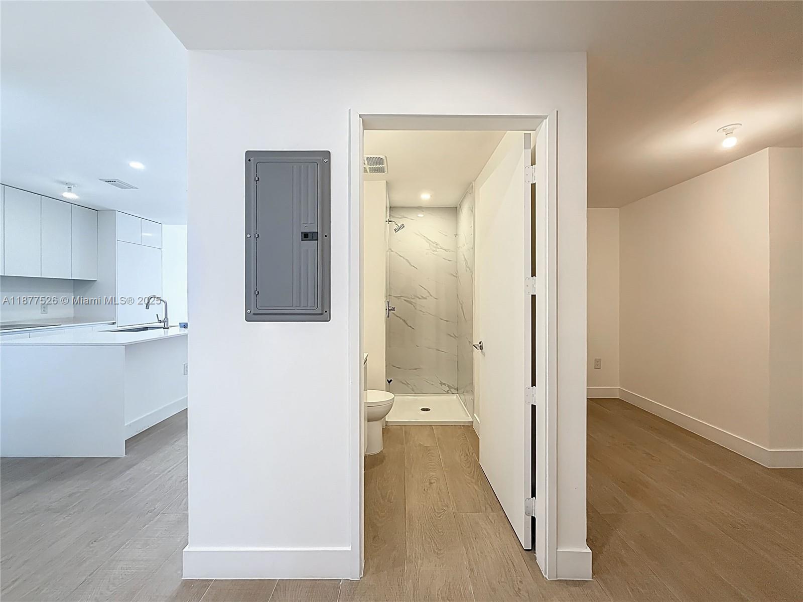 700 NE 24th st. # 1402