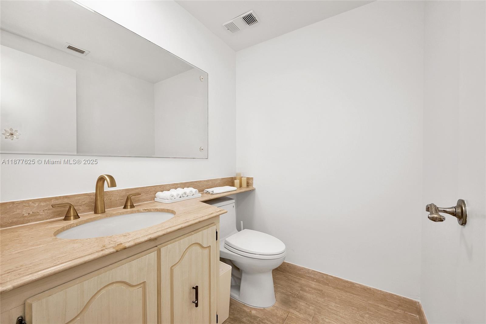 10205 Collins Ave # 807