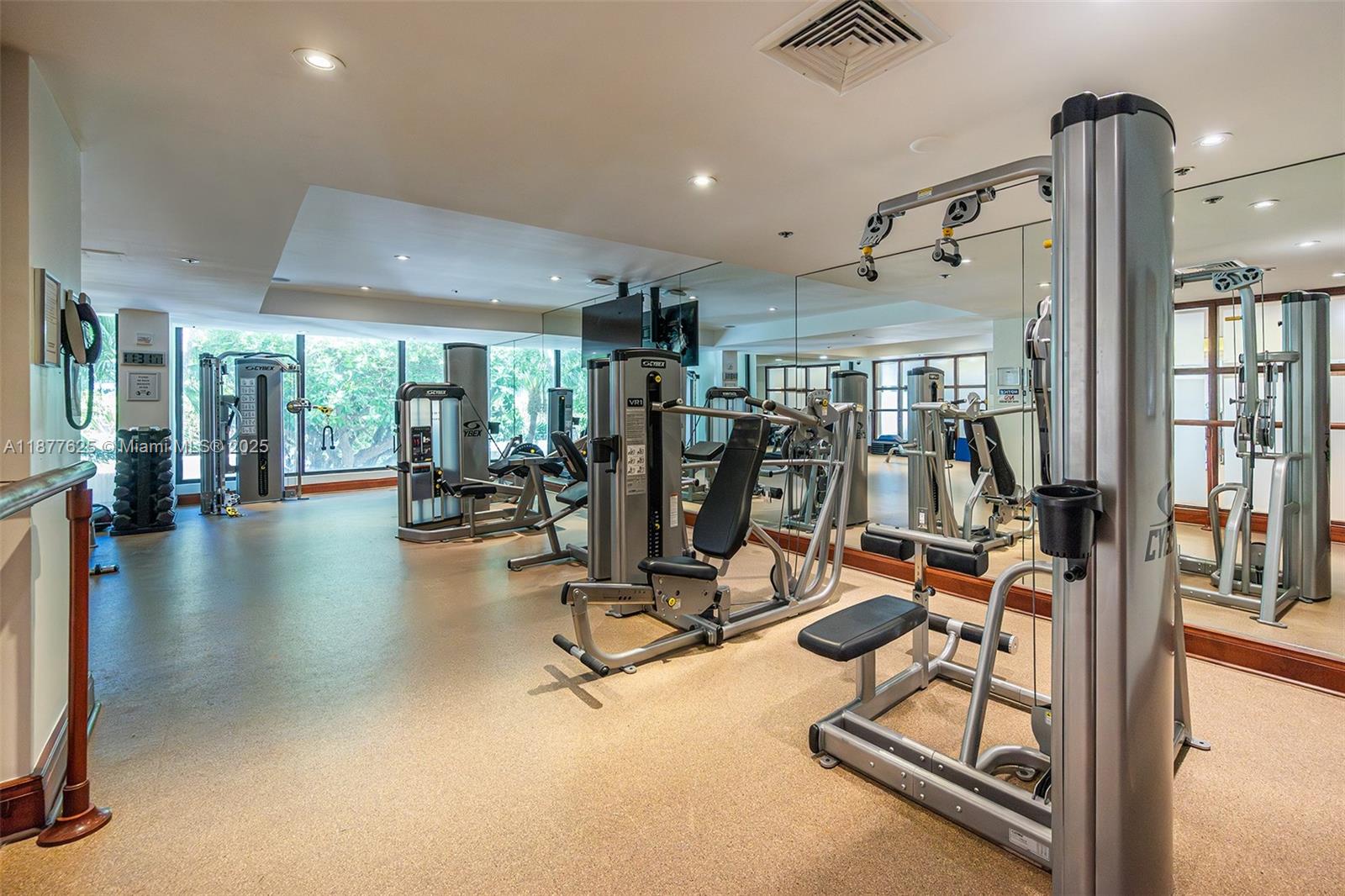 10205 Collins Ave # 807