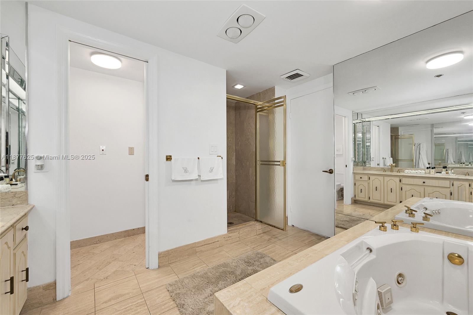 10205 Collins Ave # 807