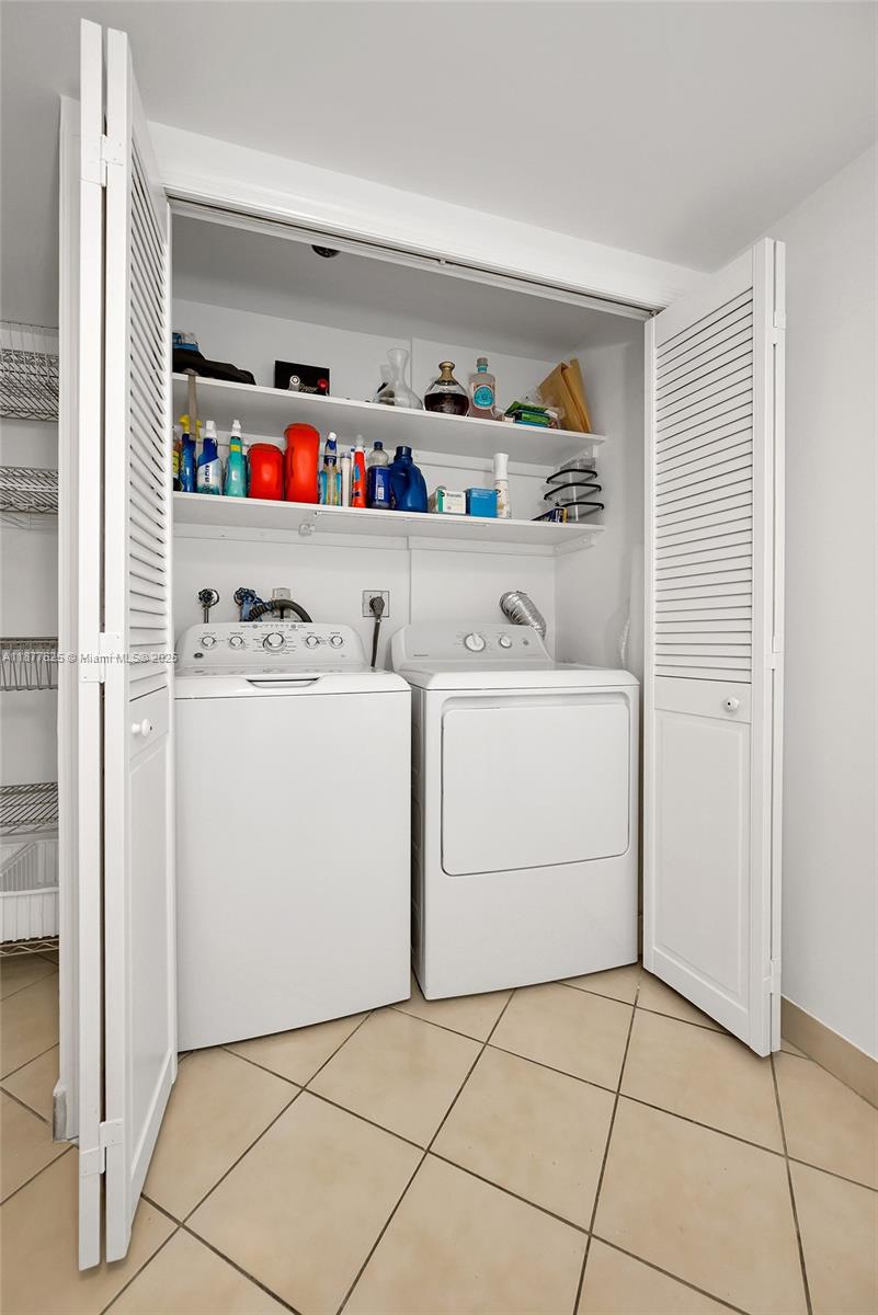 10205 Collins Ave # 807