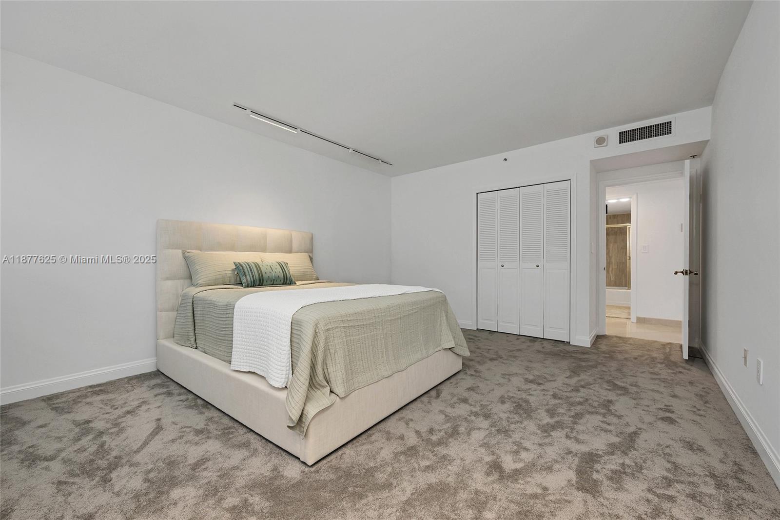 10205 Collins Ave # 807