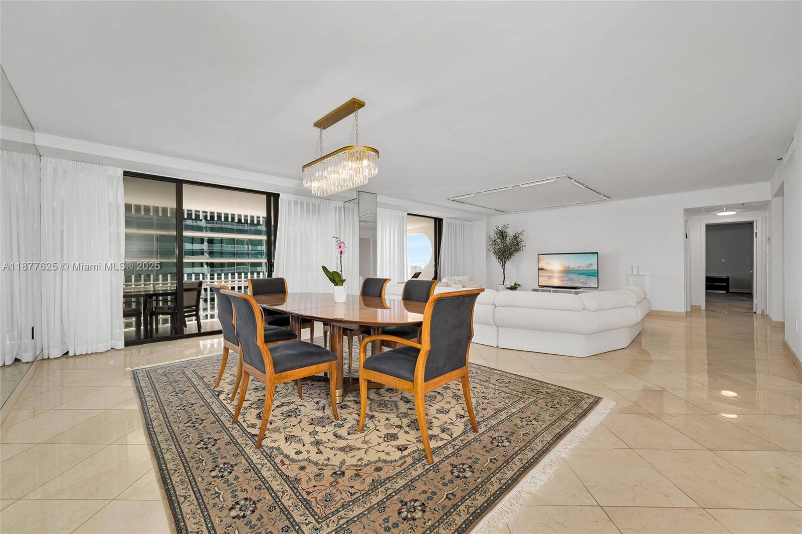 10205 Collins Ave # 807