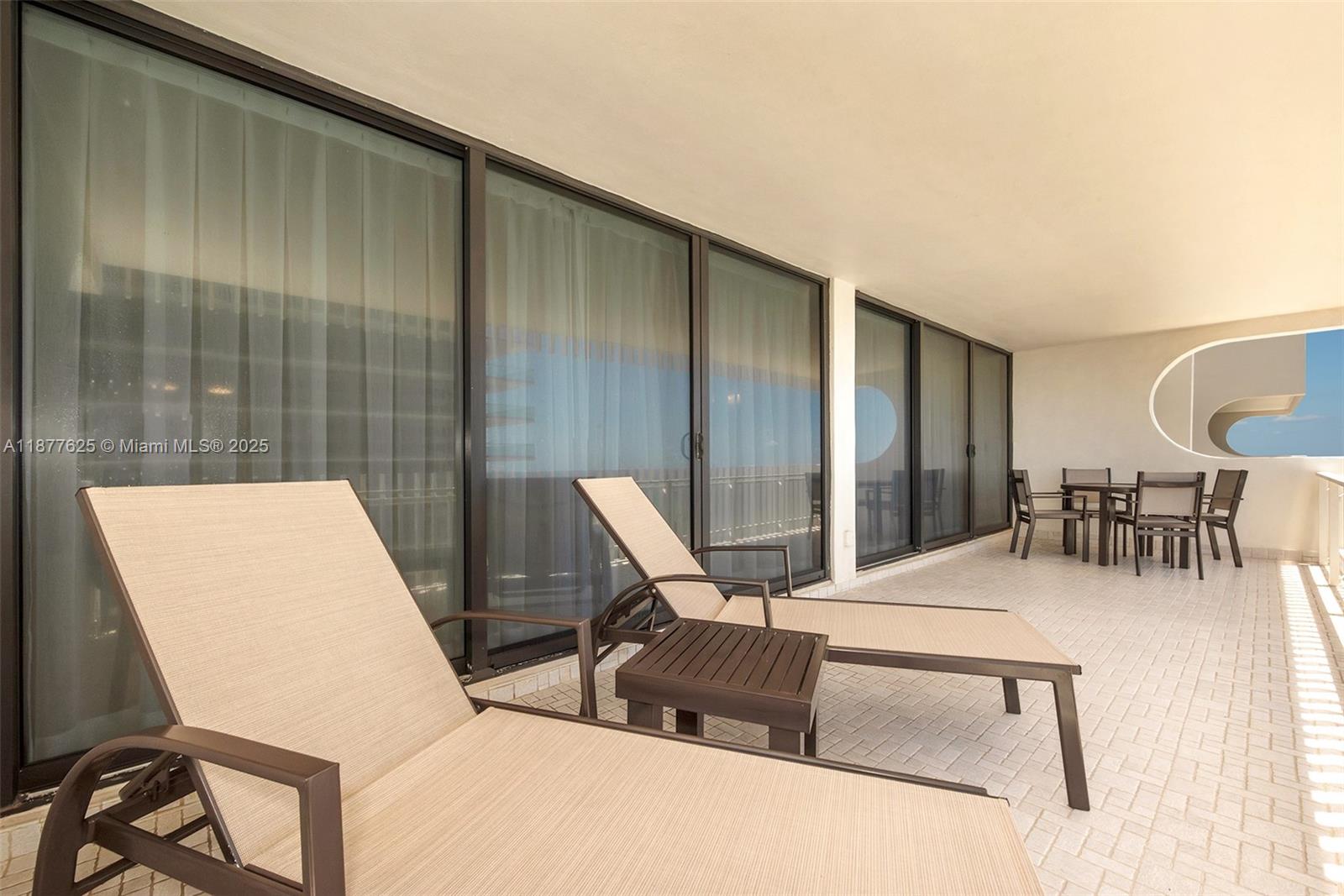 10205 Collins Ave # 807