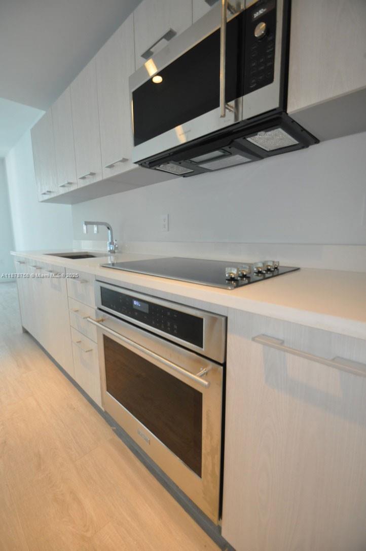 55 SW 9th St # 2810