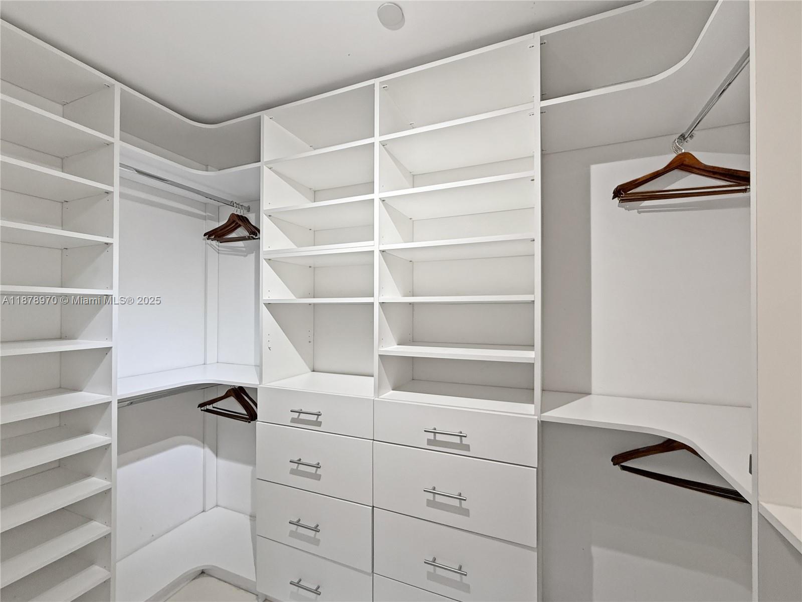 2020 N Bayshore Dr # 3701