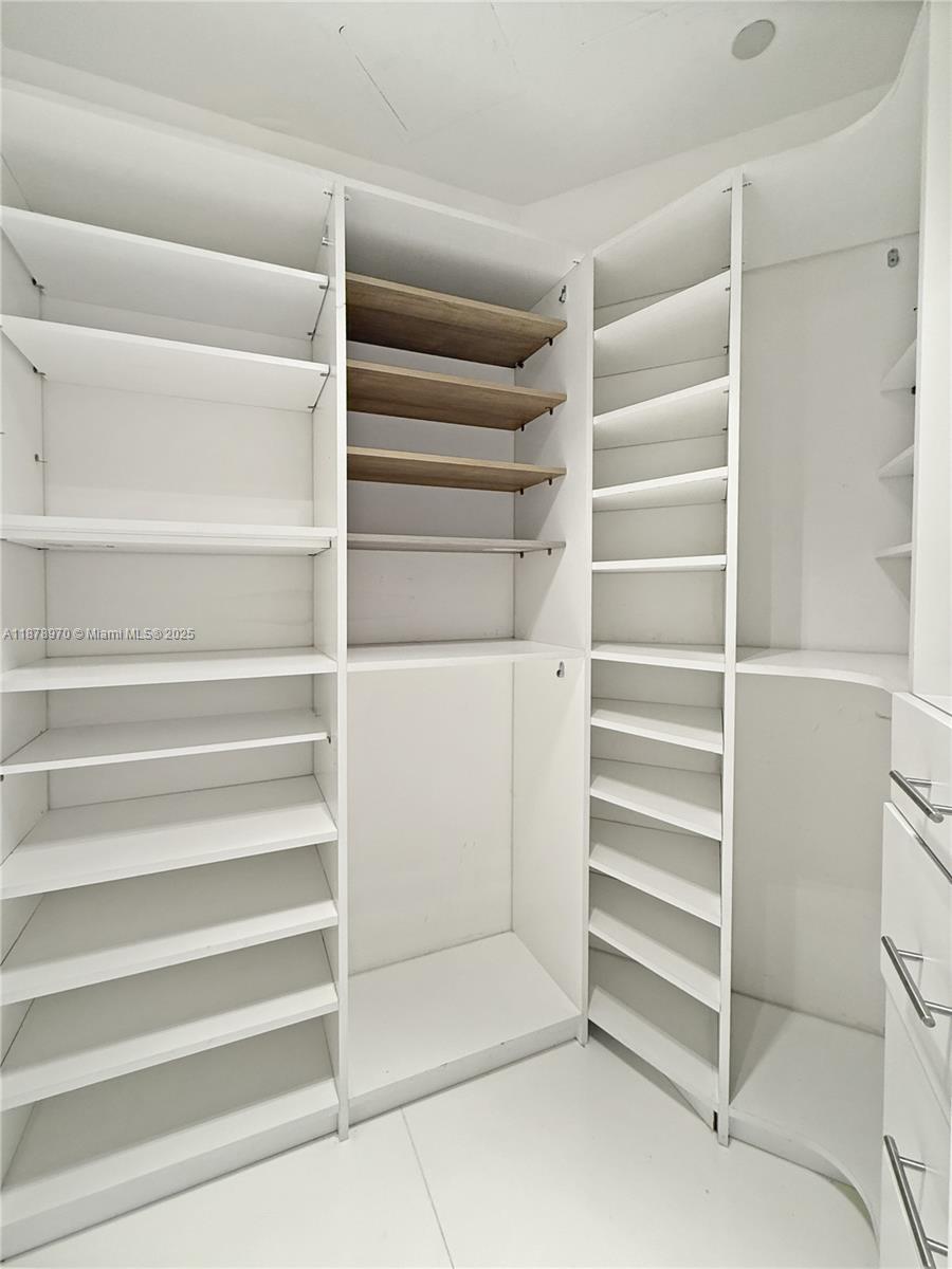 2020 N Bayshore Dr # 3701