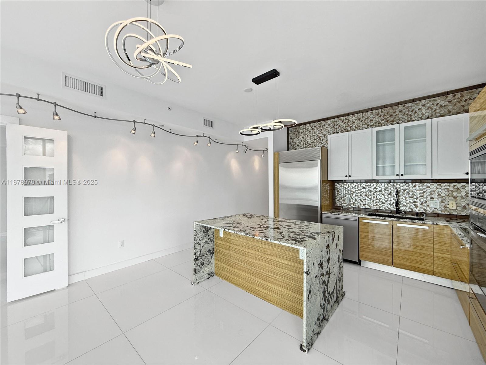 2020 N Bayshore Dr # 3701