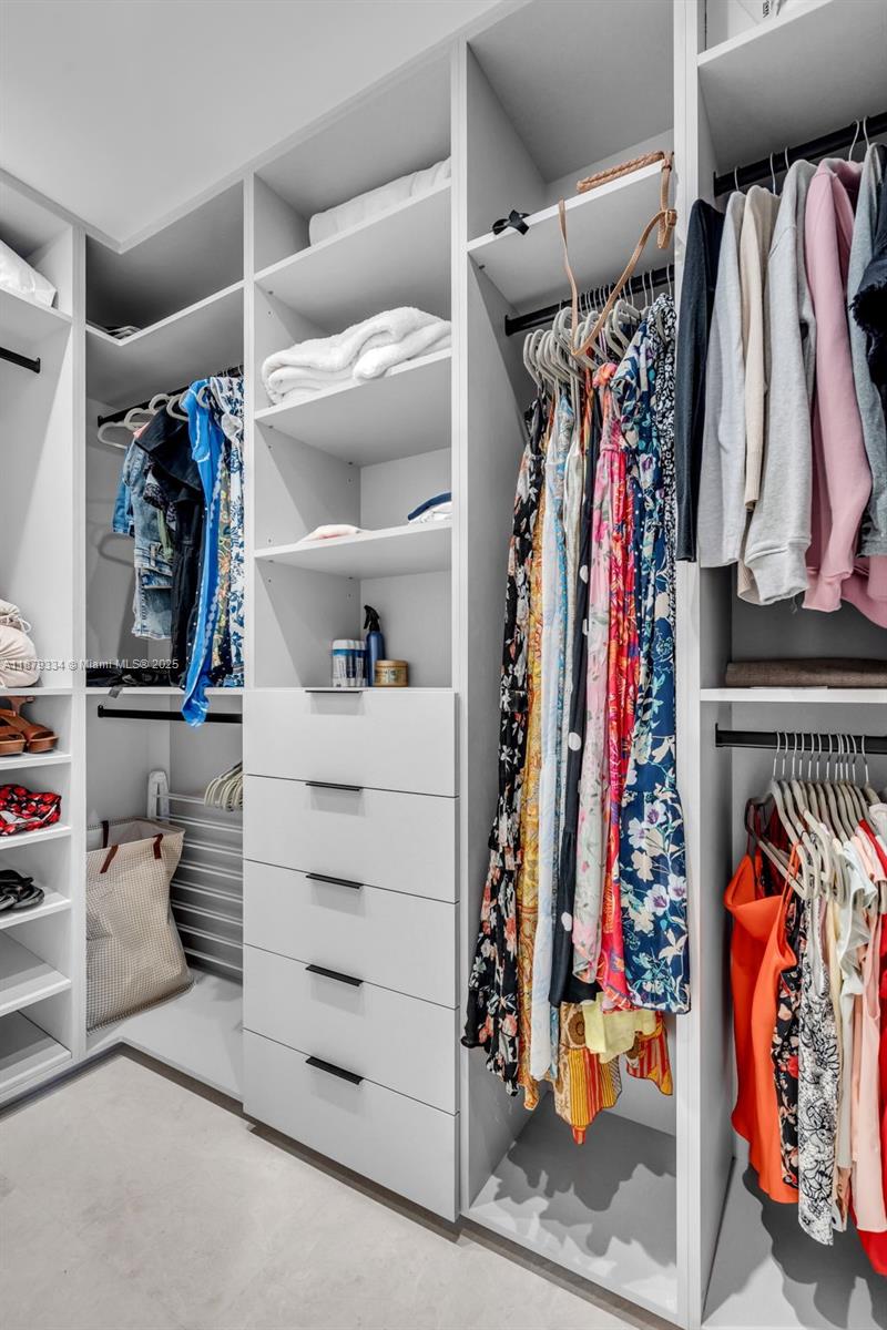 251 Crandon Blvd # 327