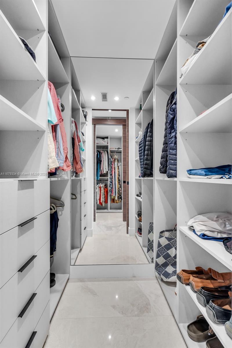 251 Crandon Blvd # 327