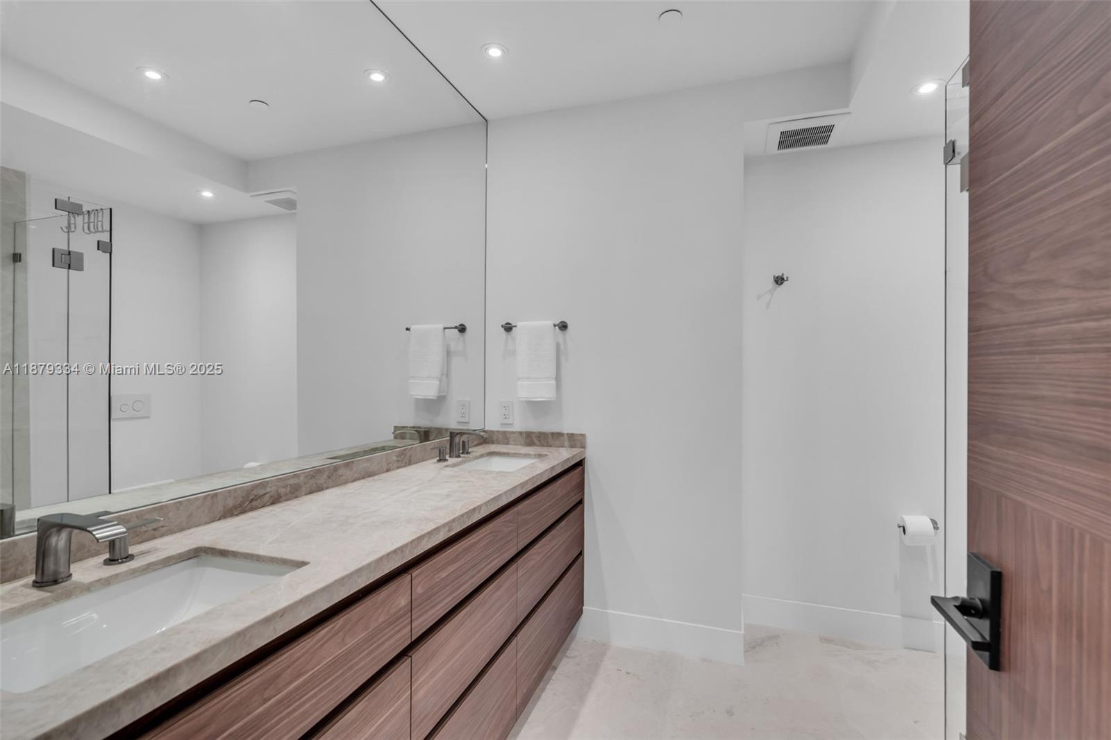 251 Crandon Blvd # 327