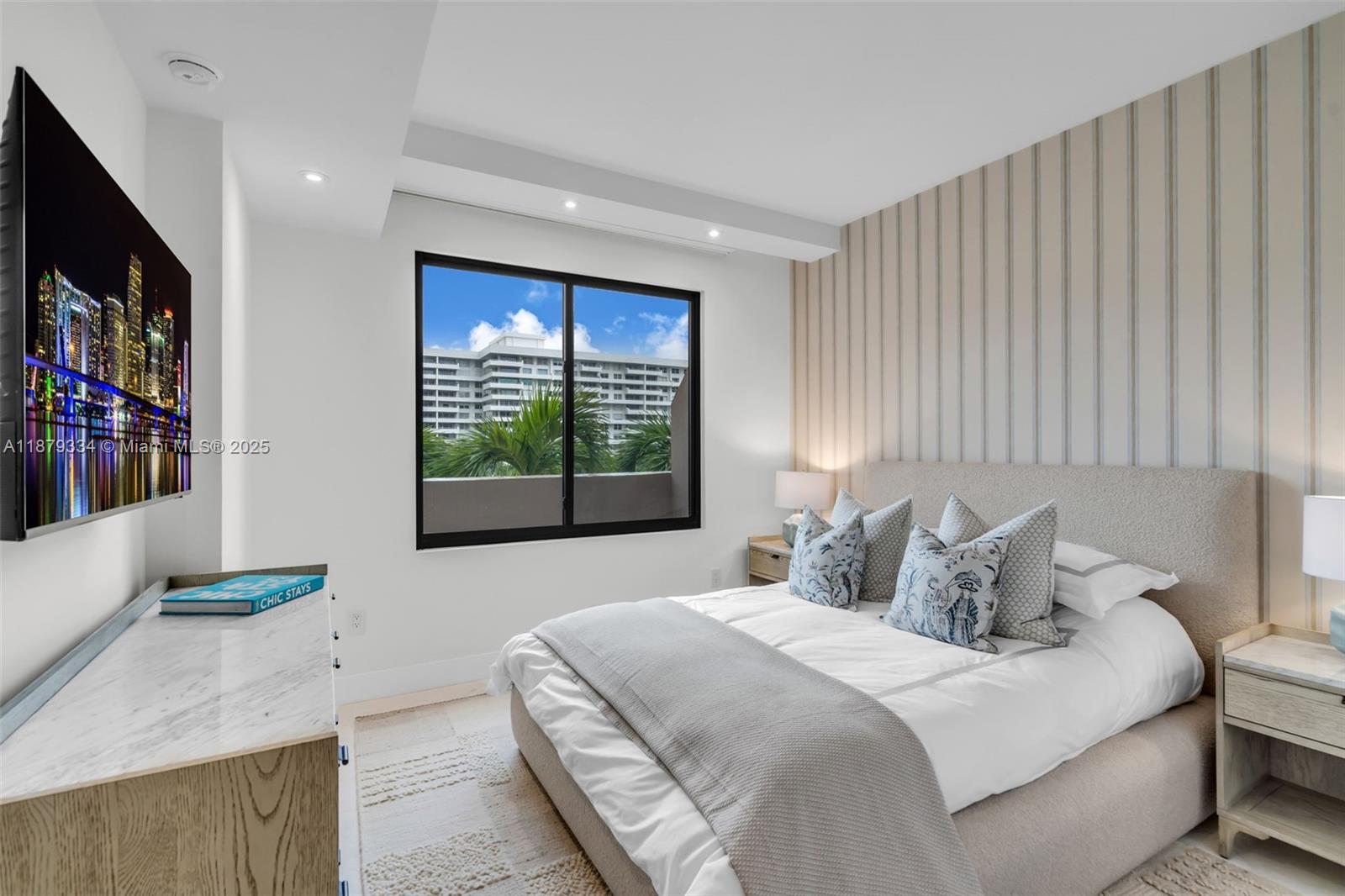 251 Crandon Blvd # 327