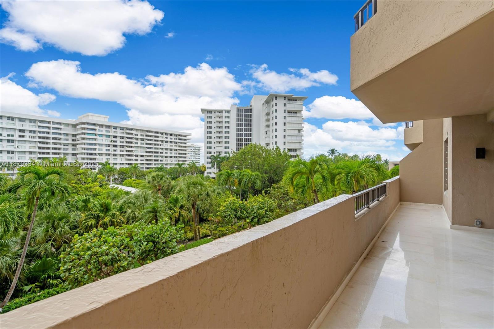 251 Crandon Blvd # 327