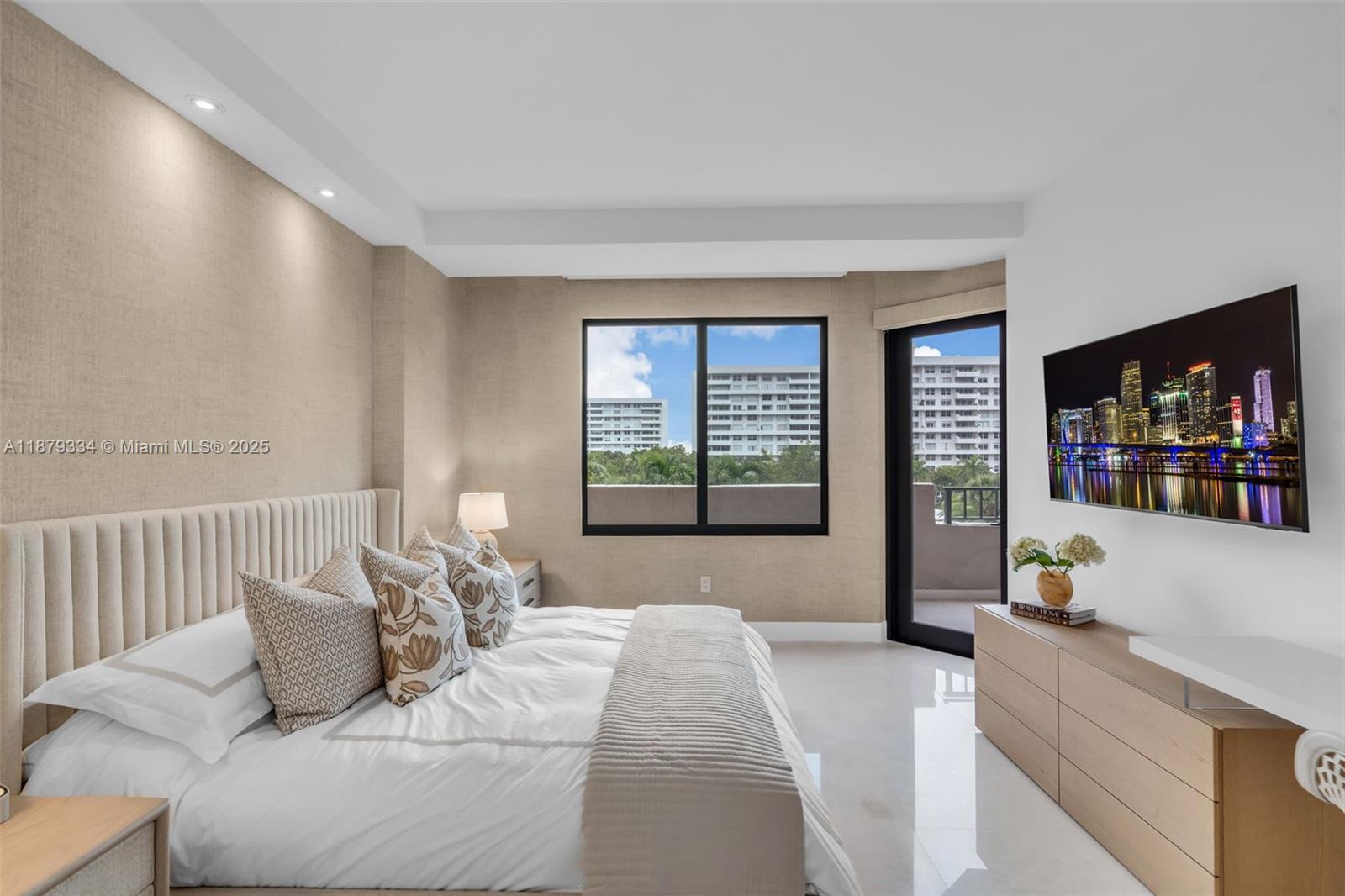 251 Crandon Blvd # 327