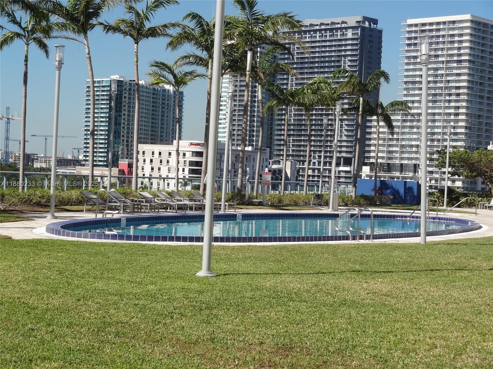 601 NE 36th St # 2708