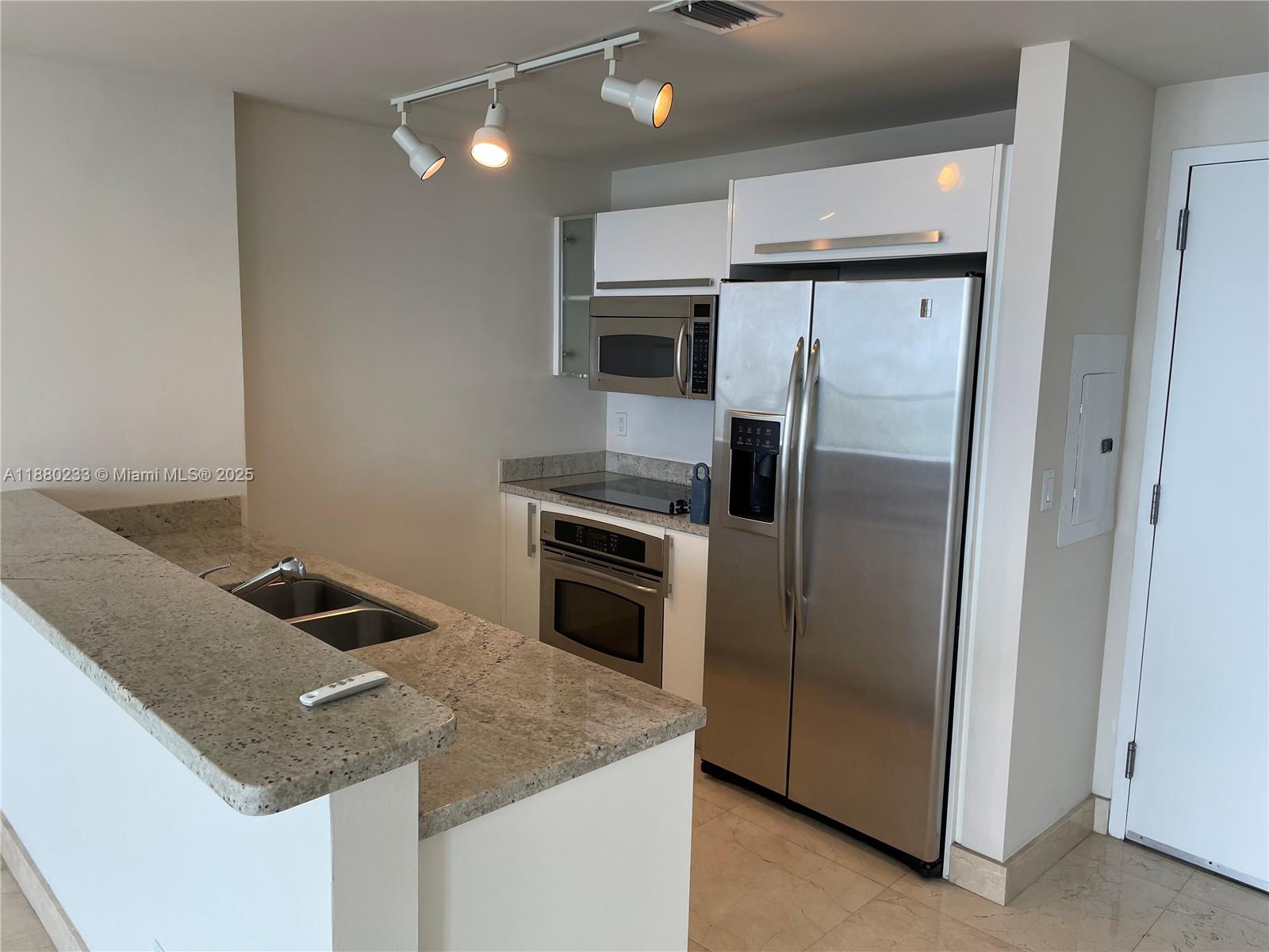 601 NE 36th St # 2708