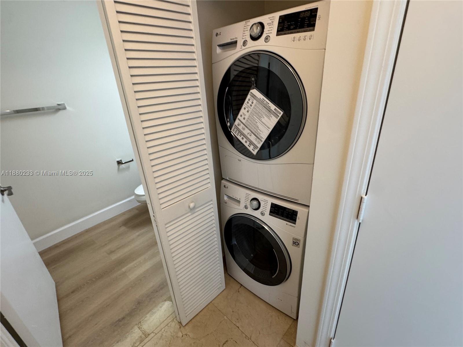 601 NE 36th St # 2708