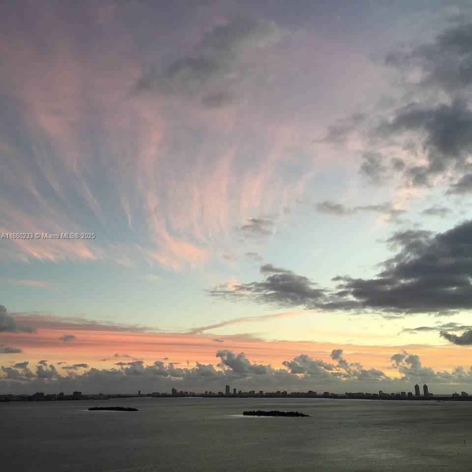 601 NE 36th St # 2708