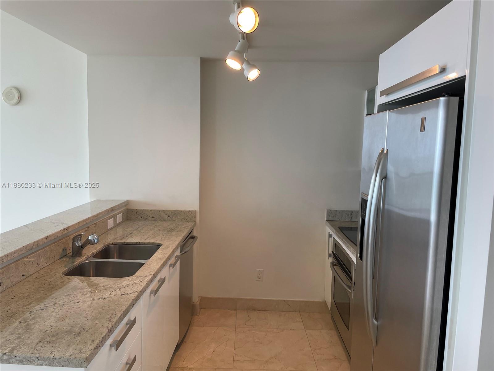 601 NE 36th St # 2708