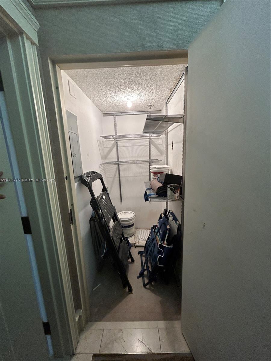 251 Crandon Blvd # 424