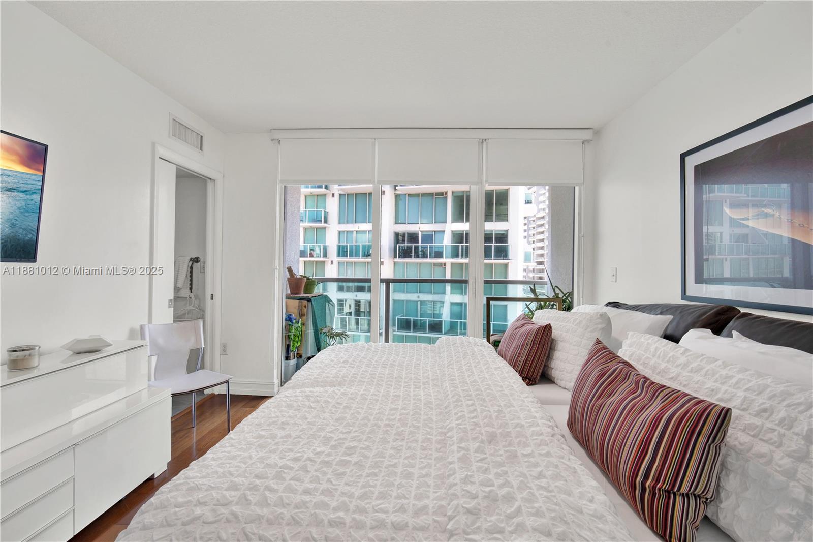 31 SE 5th St # 2910