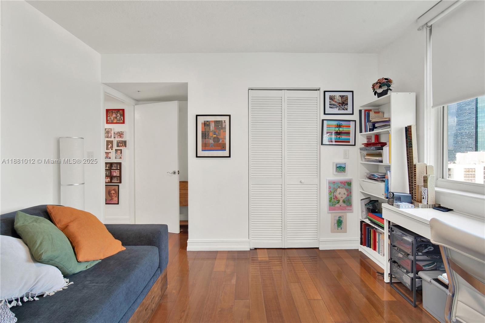 31 SE 5th St # 2910