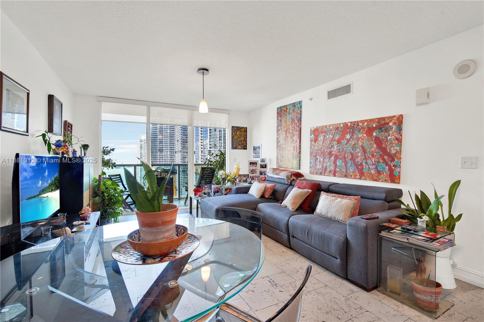 31 SE 5th St # 2910
