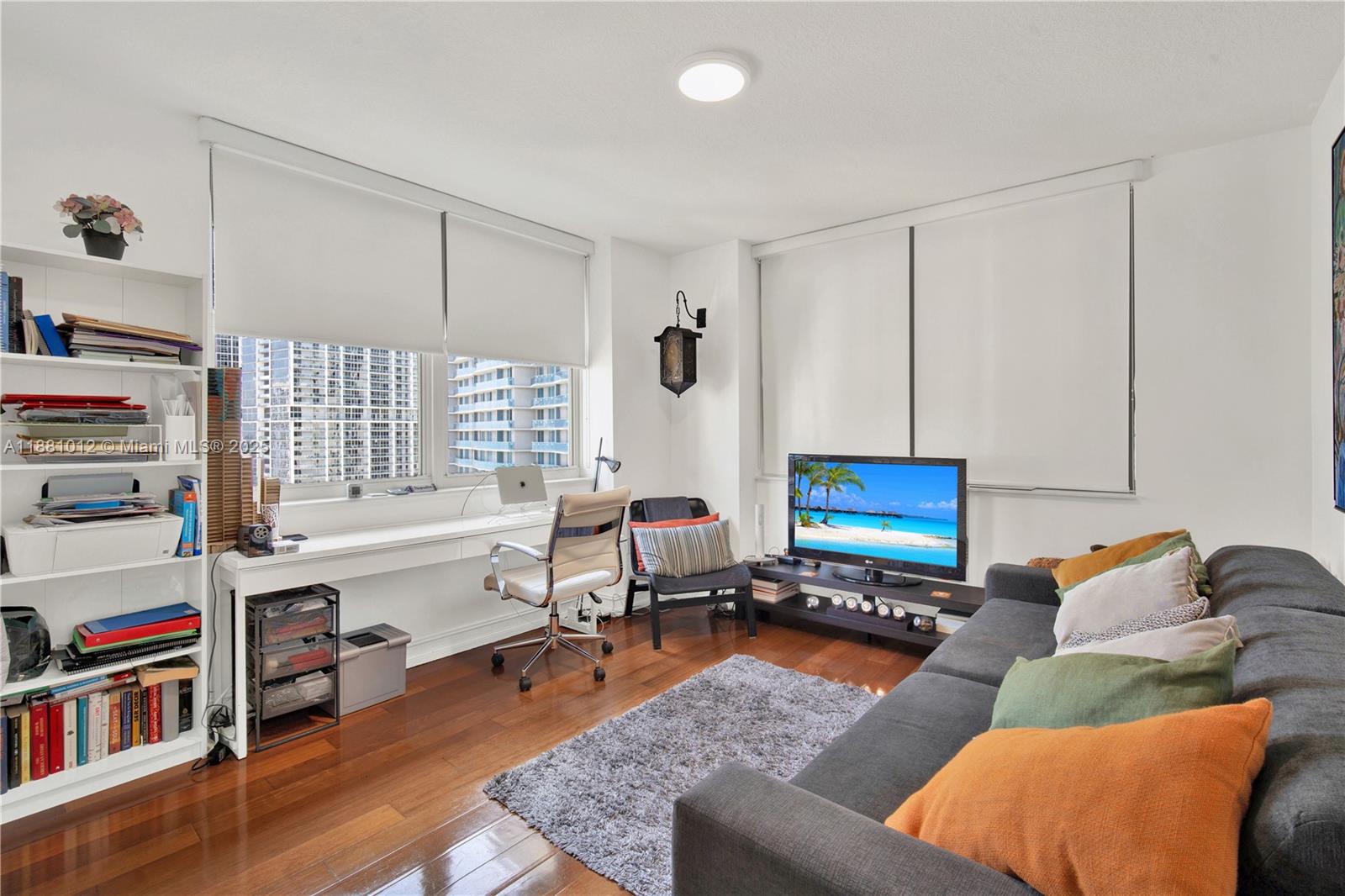 31 SE 5th St # 2910