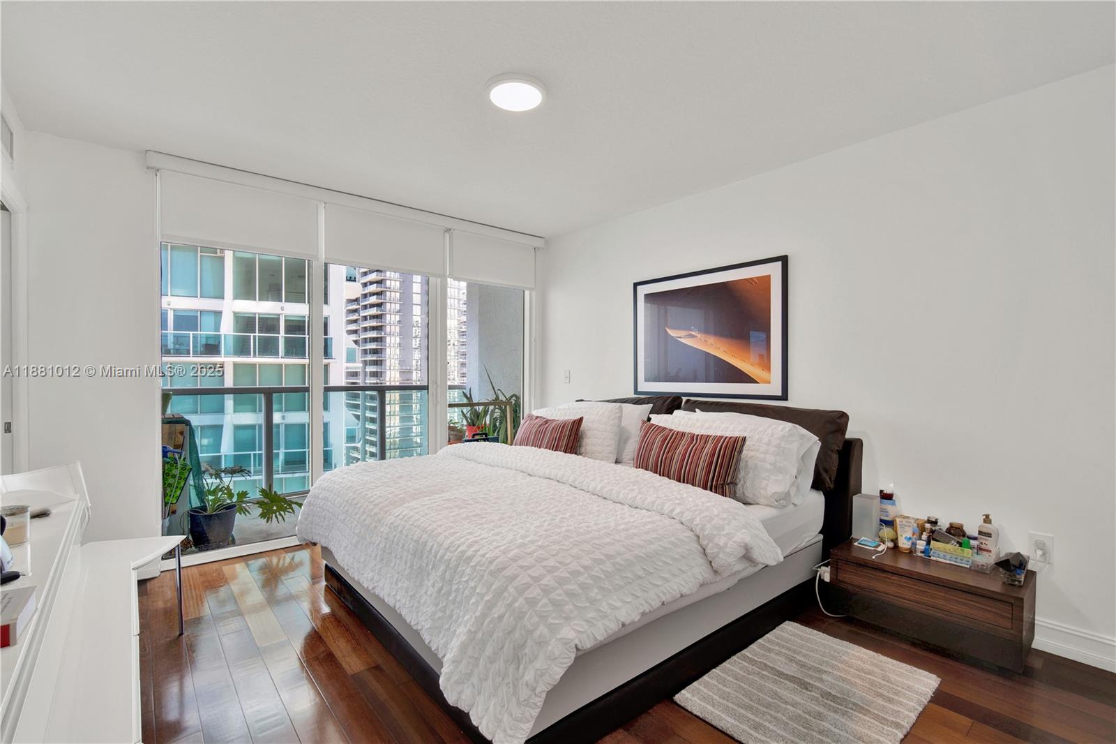 31 SE 5th St # 2910
