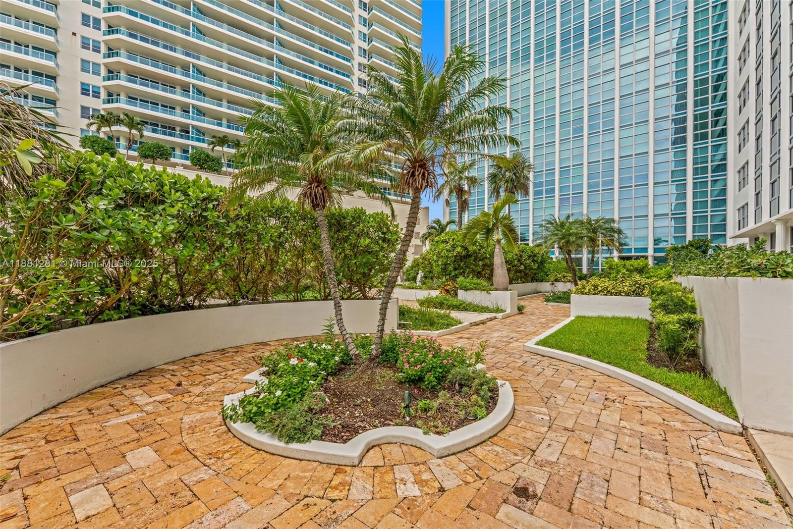 5055 Collins Ave # 7N