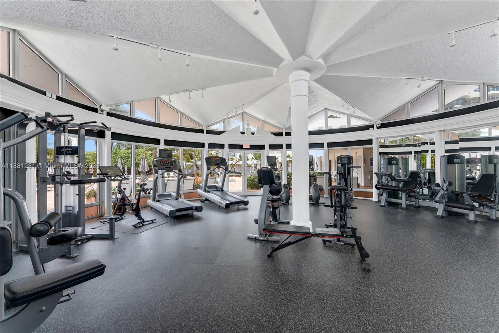 5055 Collins Ave # 7N