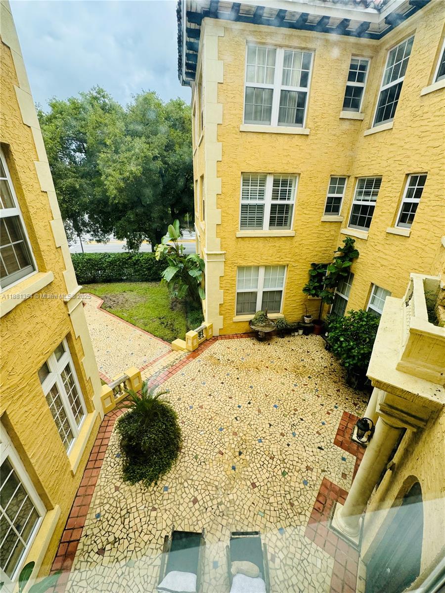 3224 Biscayne Blvd # A2