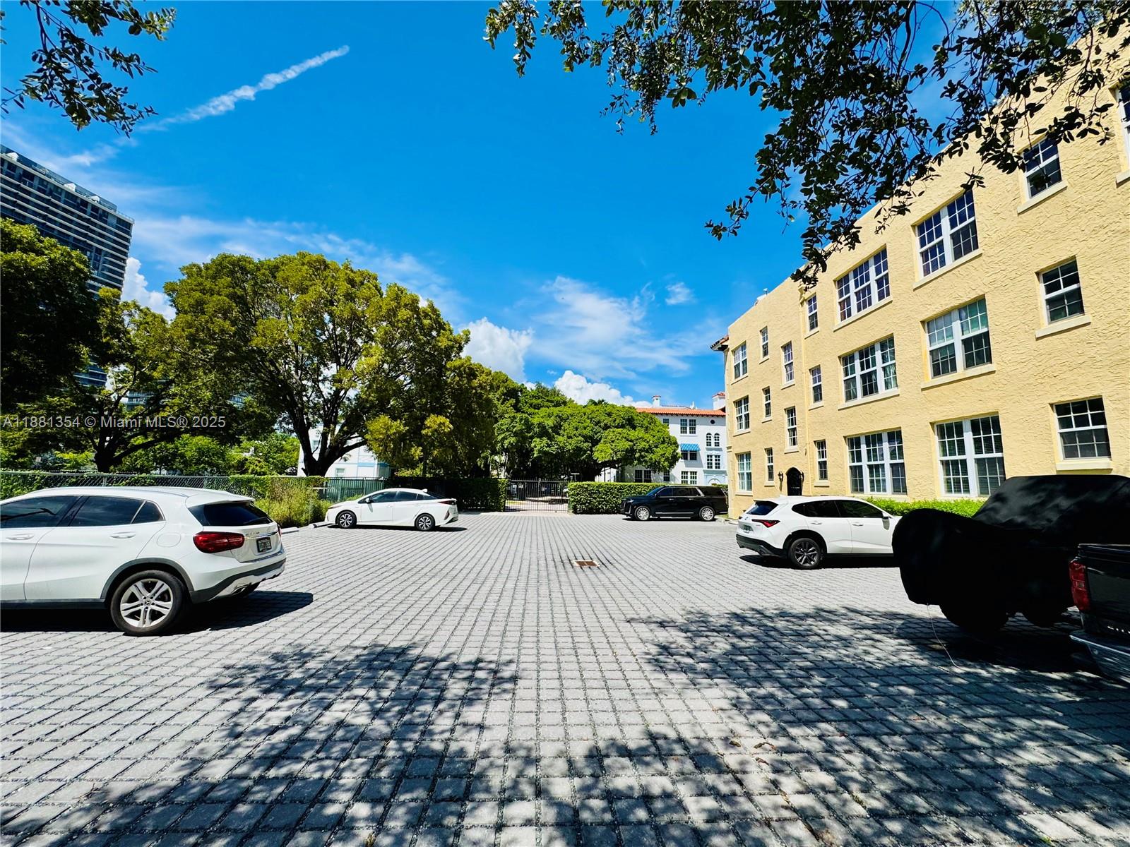 3224 Biscayne Blvd # A2