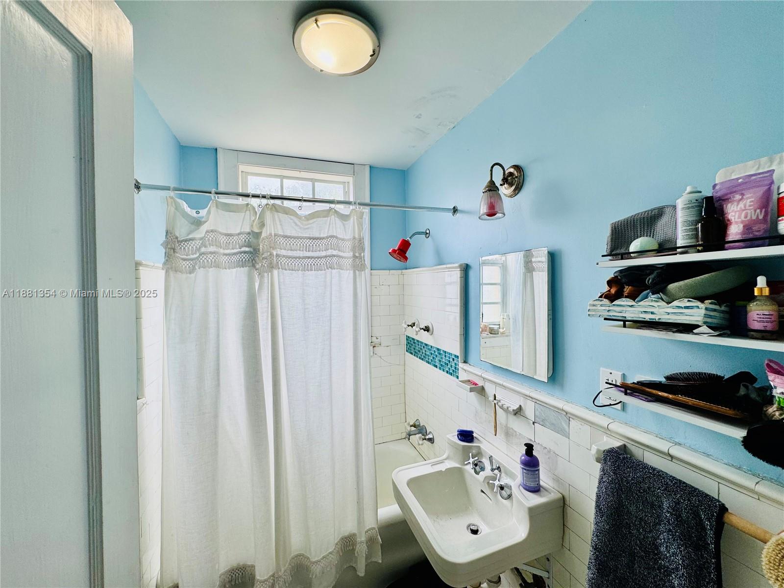 3224 Biscayne Blvd # A2