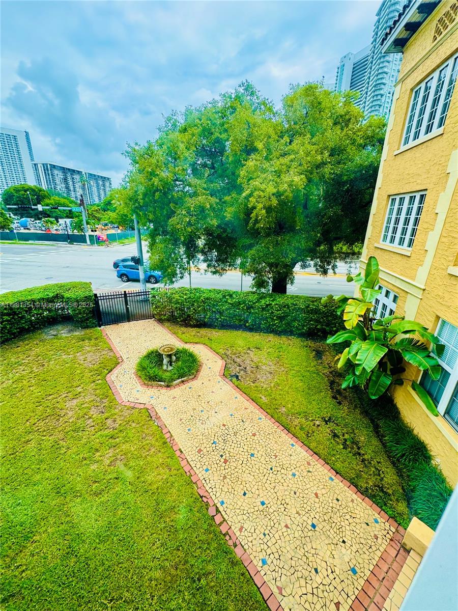 3224 Biscayne Blvd # A2