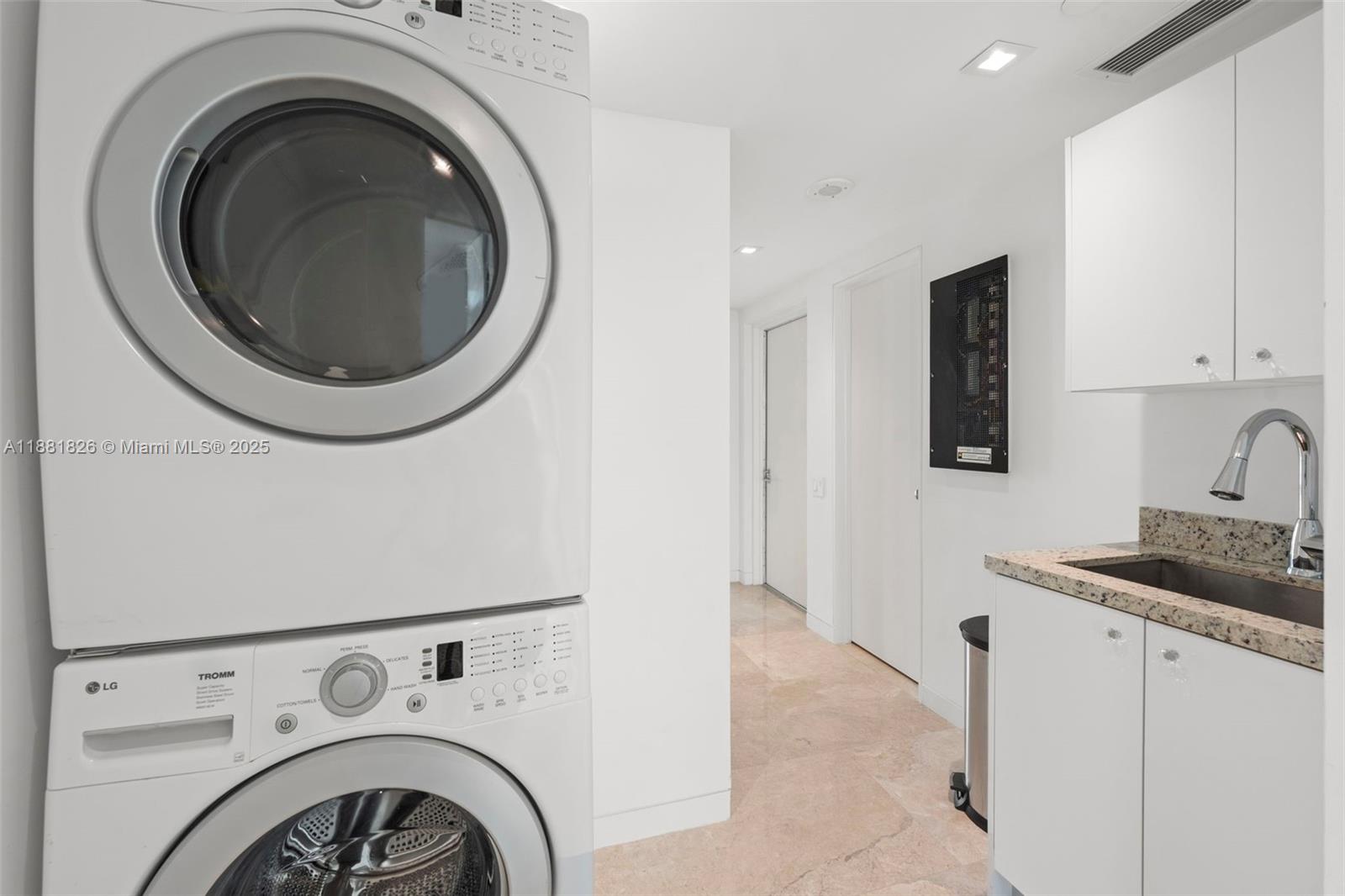 1643 Brickell Ave # 4102