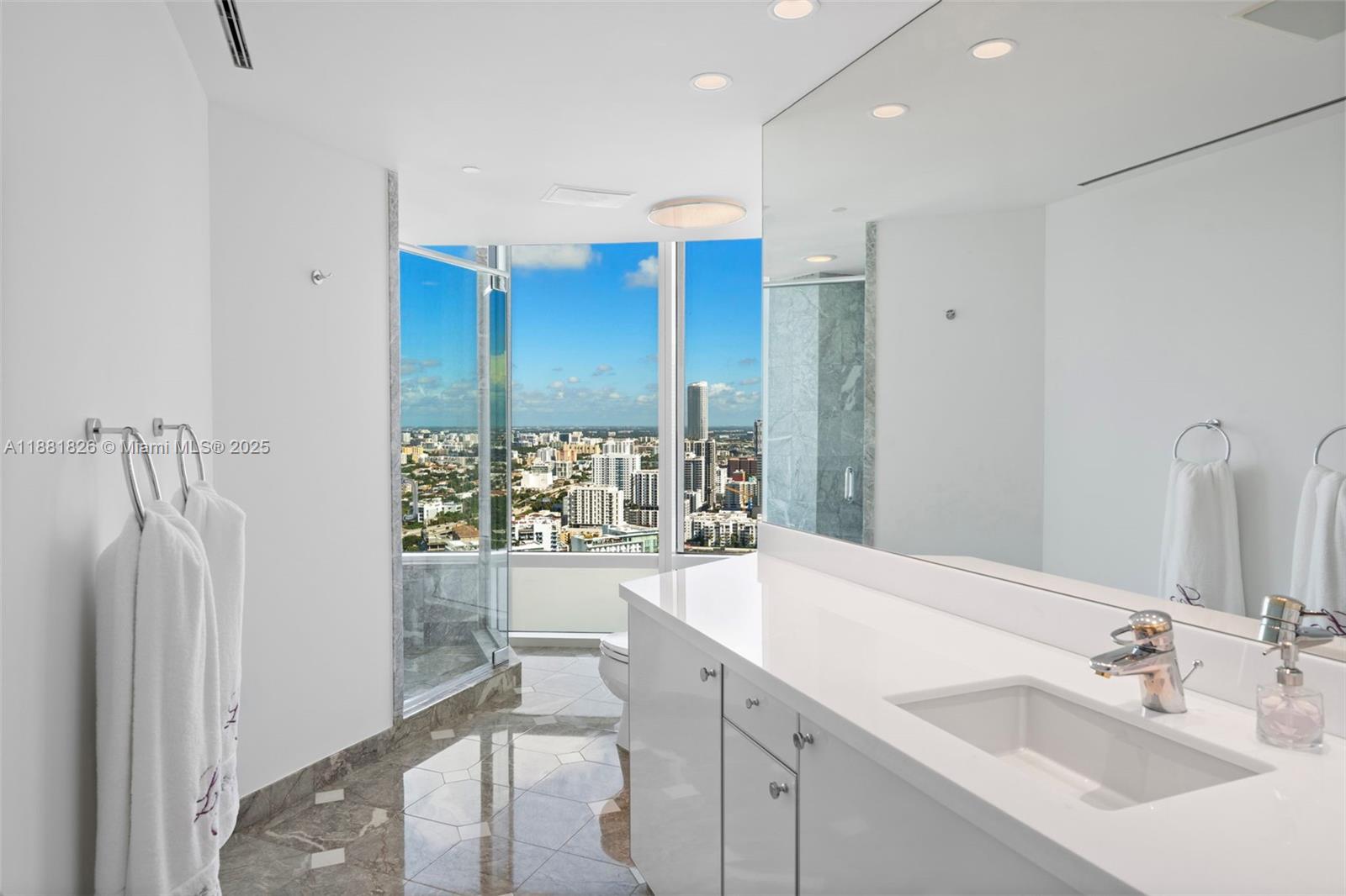 1643 Brickell Ave # 4102