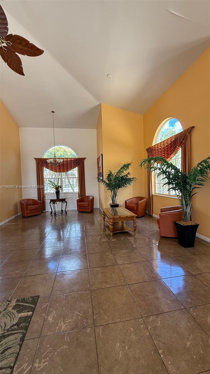 9491 S Palm Cir S # 201