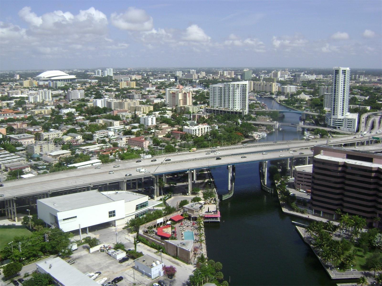 185 SW 7th St # 3302