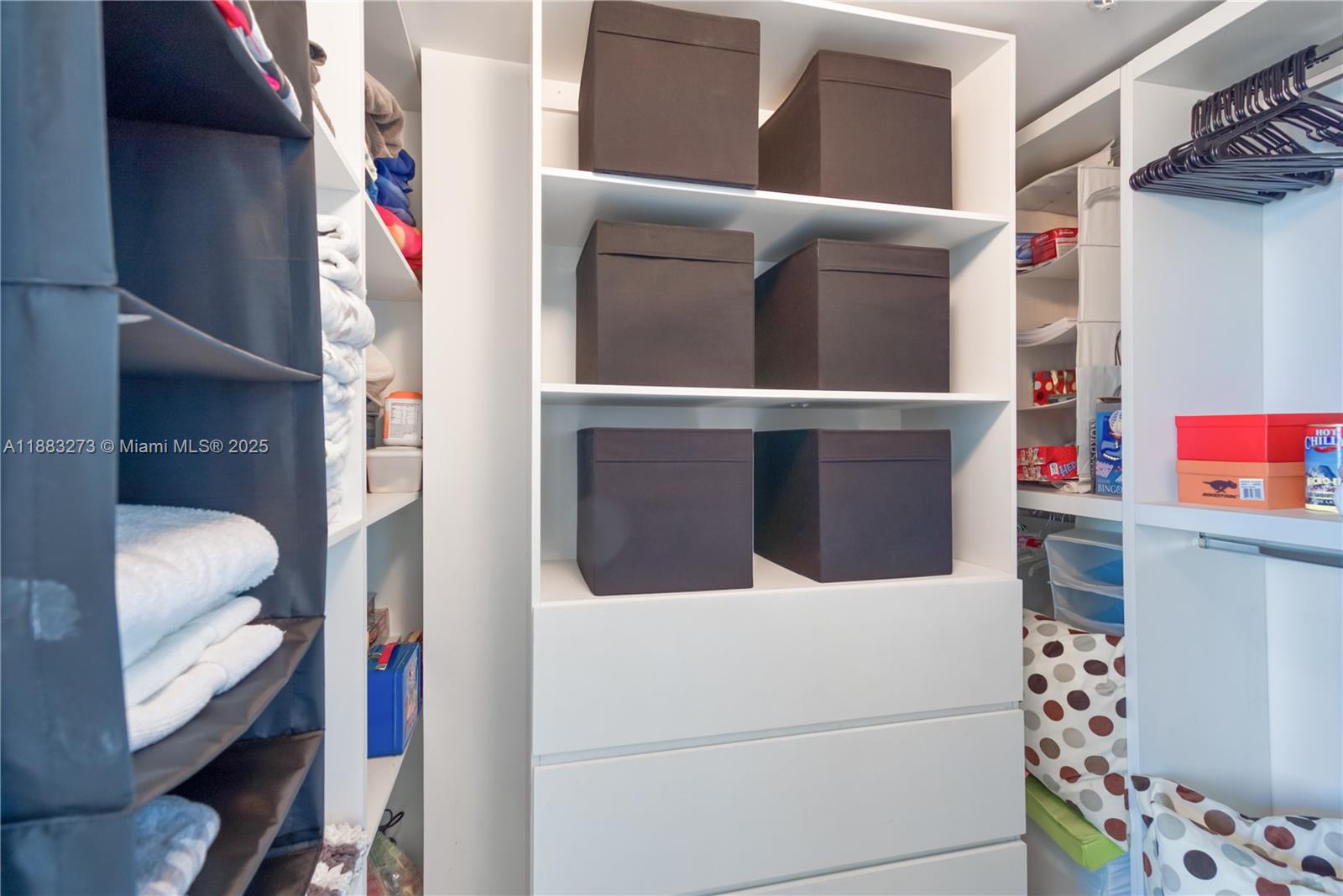 185 SW 7th St # 2002