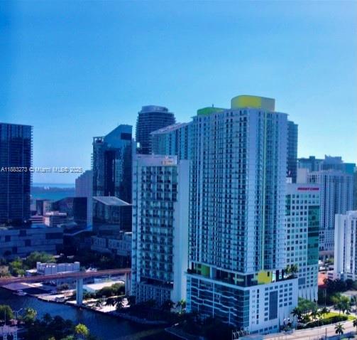 185 SW 7th St # 2002