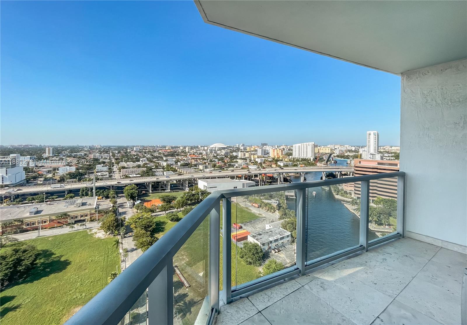 185 SW 7th St # 2002