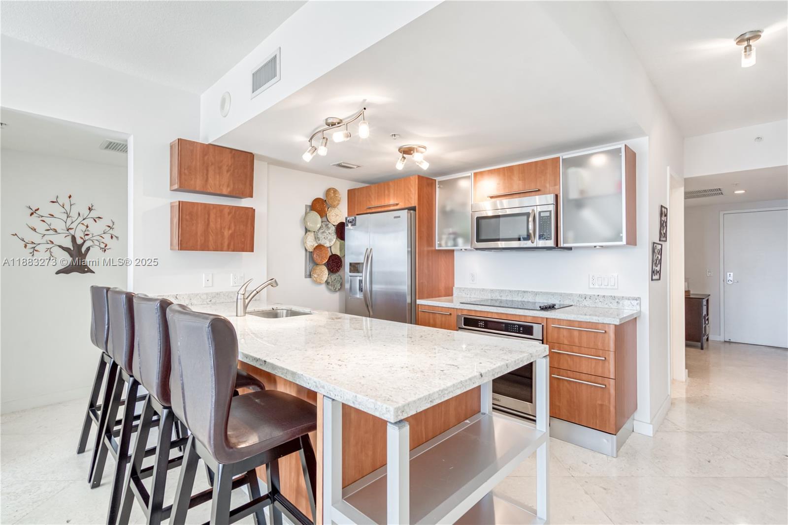 185 SW 7th St # 2002