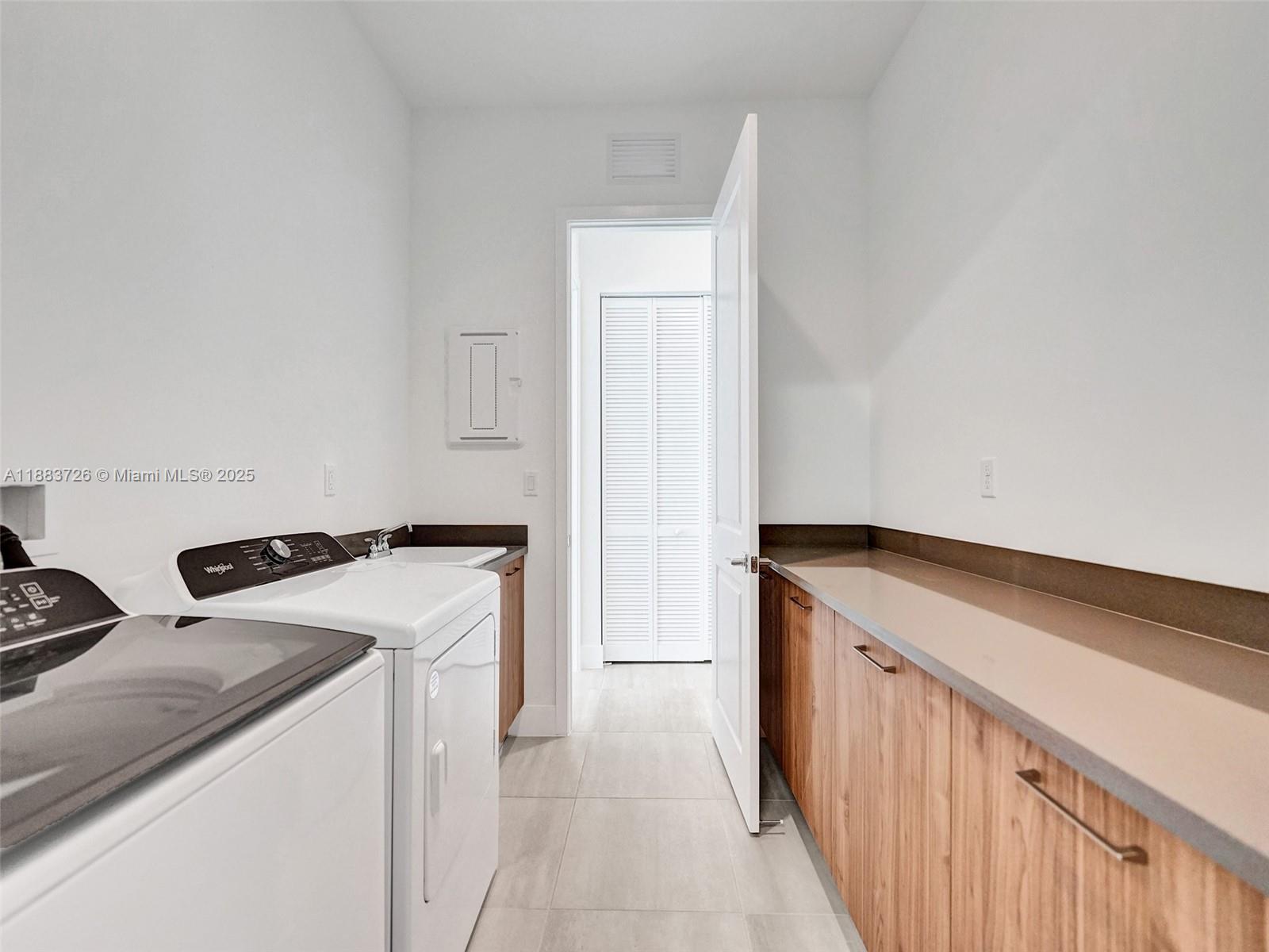 5736 SW 104th Ter # 5736