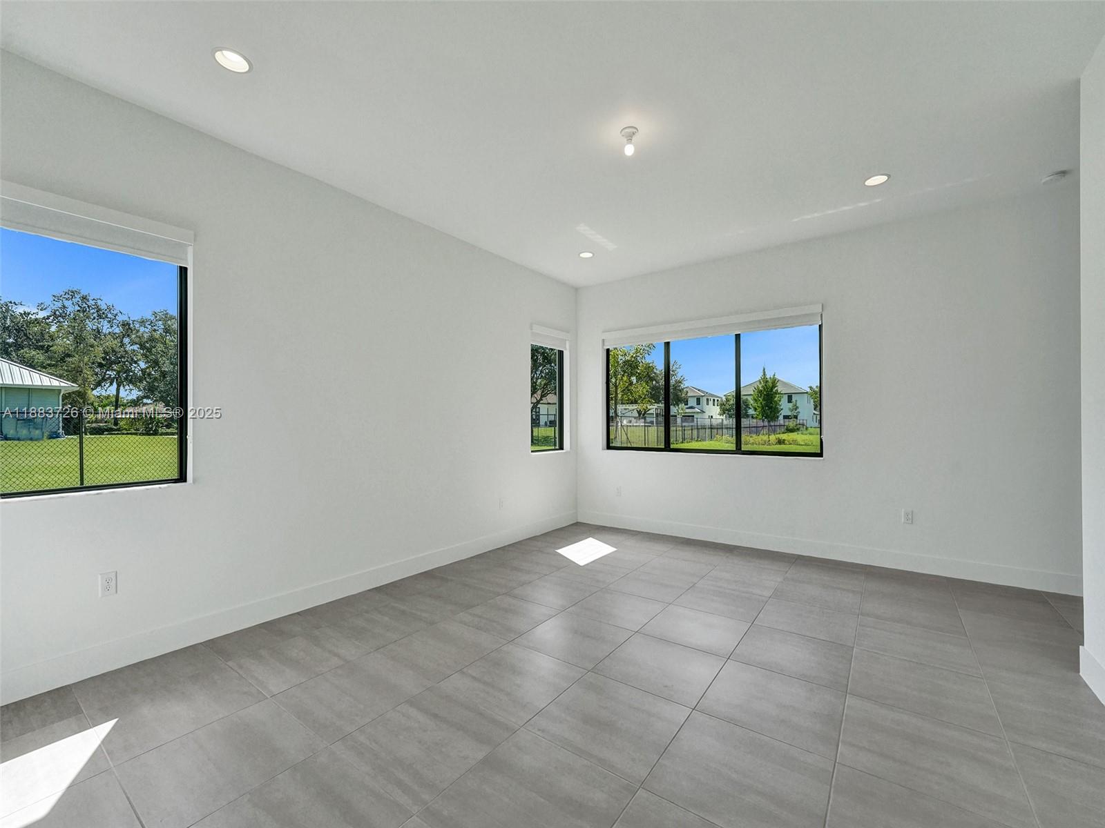 5736 SW 104th Ter # 5736