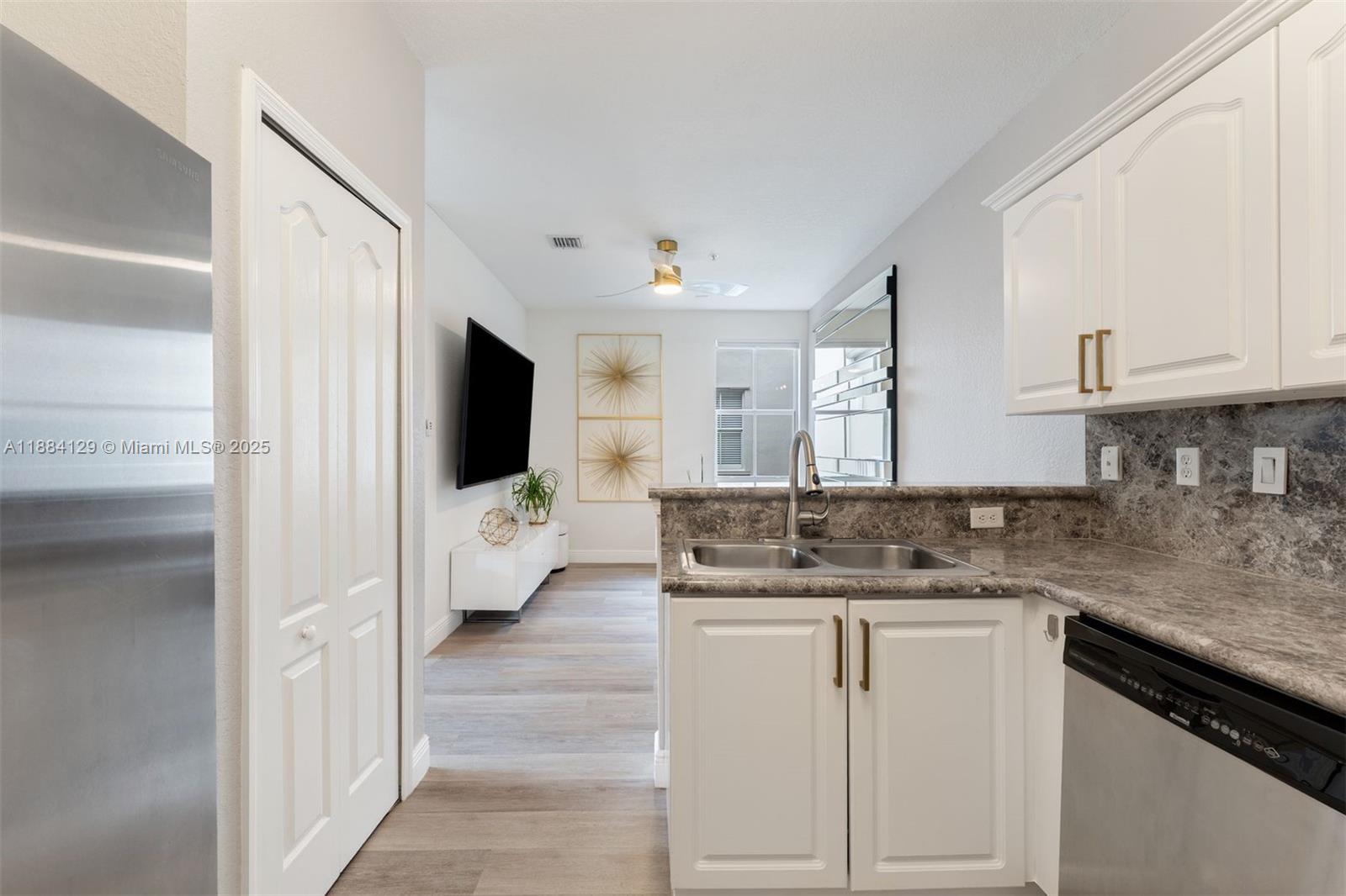 4381 SW 160th Ave # 208