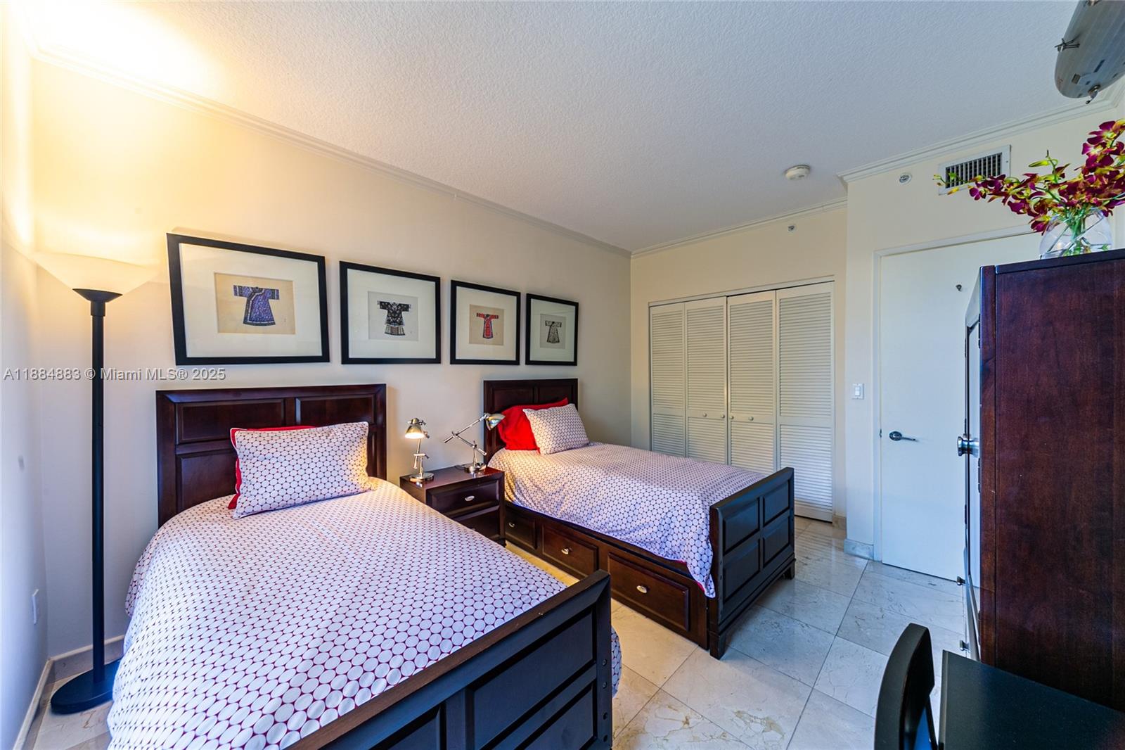 707 Crandon Blvd # 408