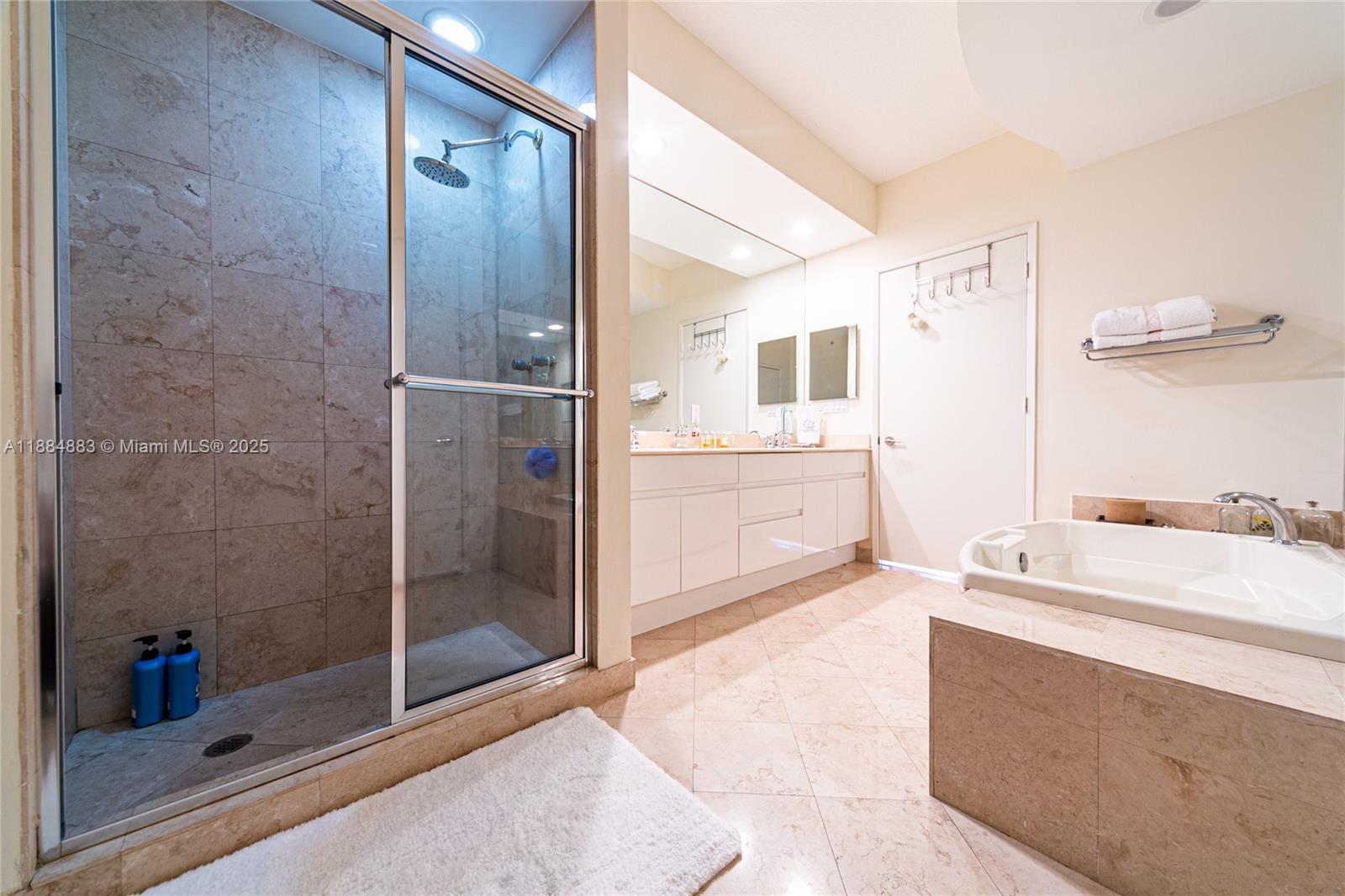 707 Crandon Blvd # 408