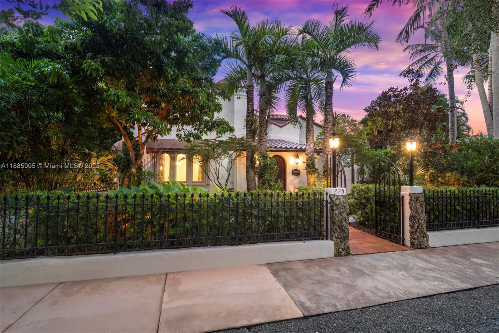 225 Alesio Ave