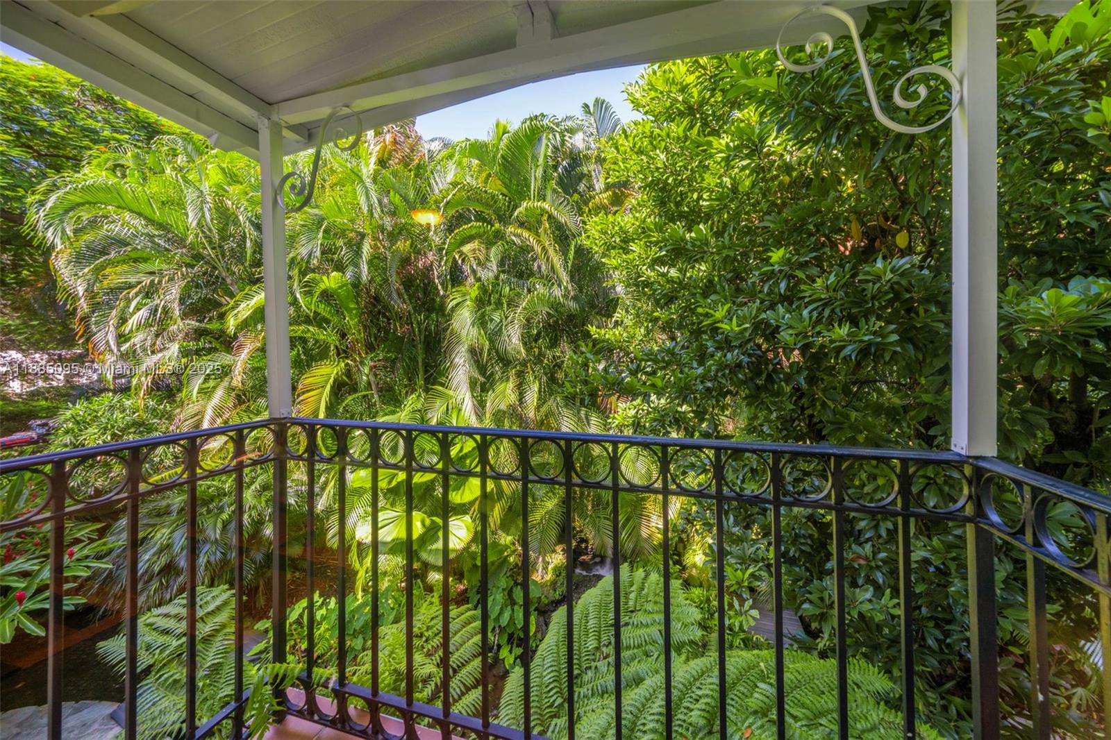 225 Alesio Ave